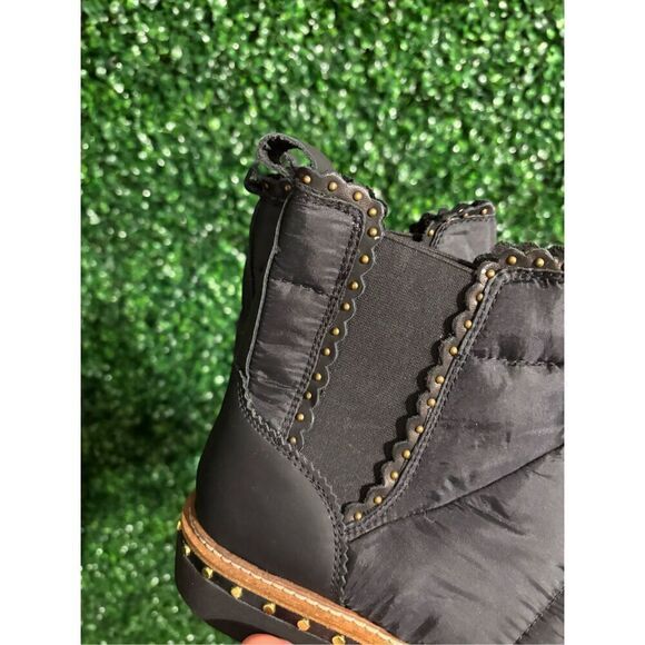 NWOT Free People Atlas Puffer Rivet Chelsea Boots in Black & Gold Sz. US 8 - Picture 7 of 11